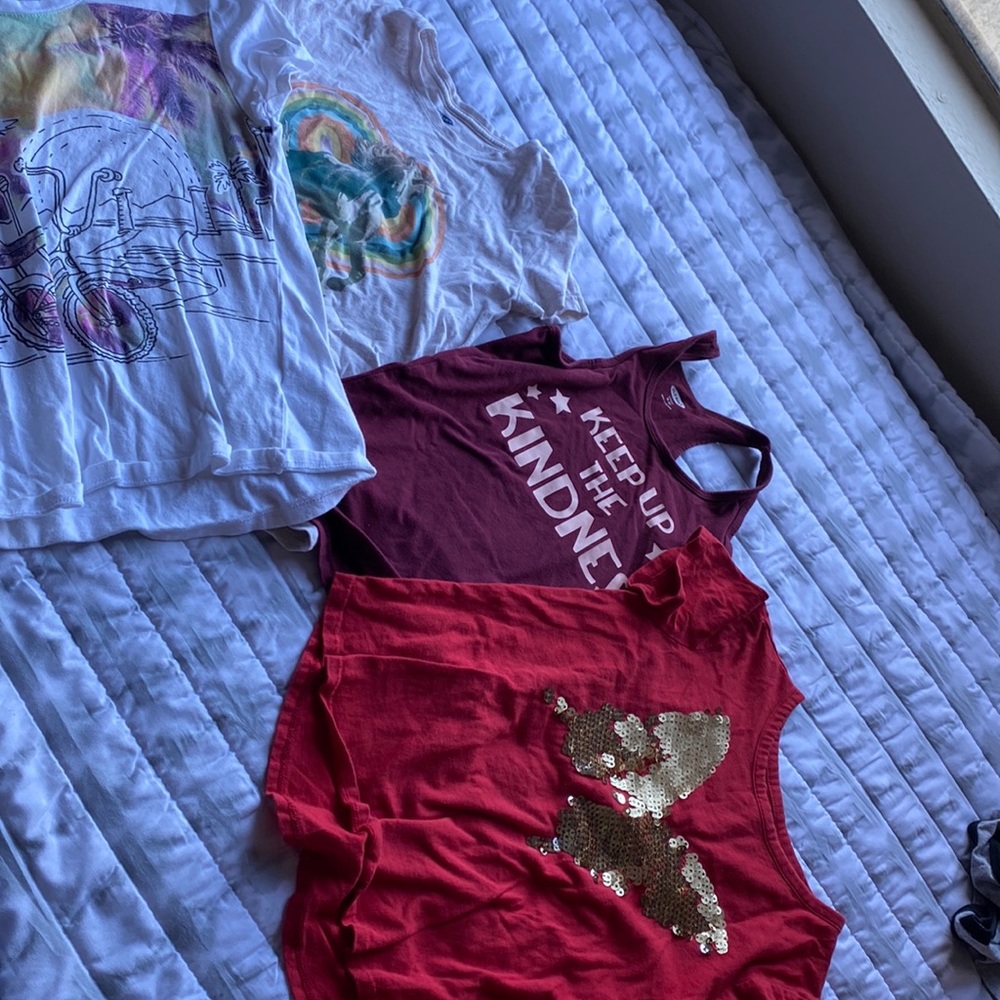 Bundle of 4 shirts